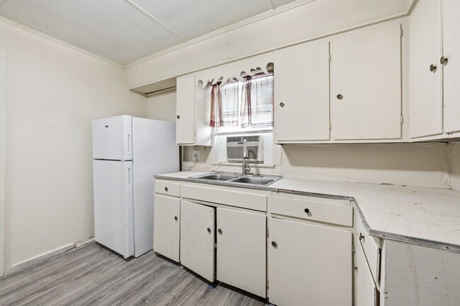 Photo - NA - "141 Ambroise St"