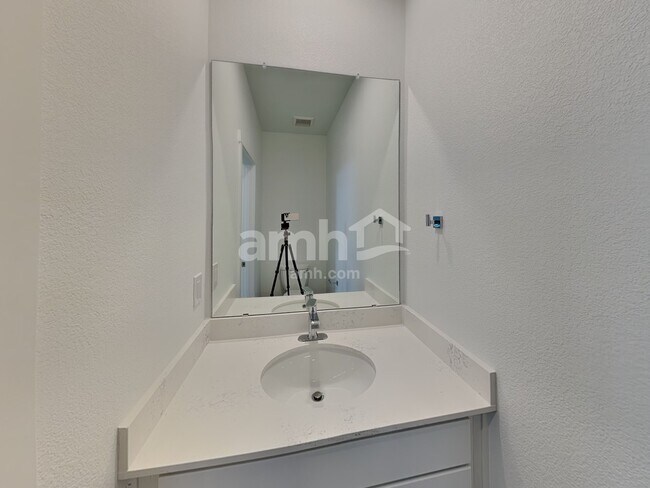 Photo - 26105 E Calhoun Pl