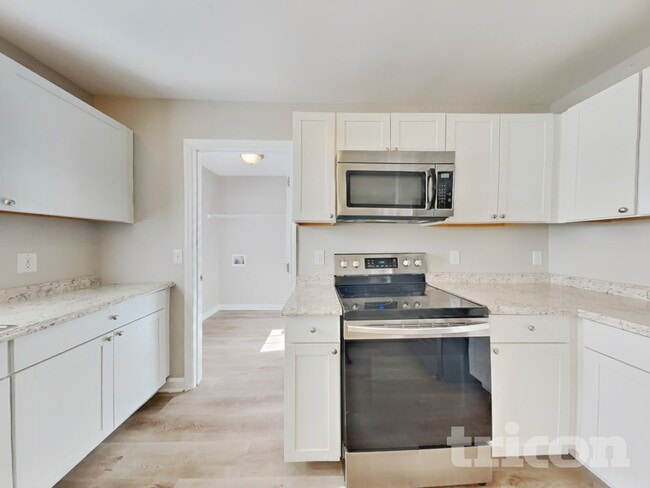 Photo - 112 Glengariff Ln