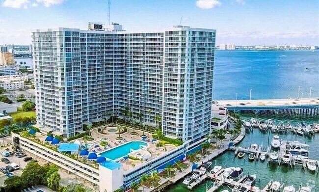 Building Photo - 7601 E Treasure Dr Unit 512 Rental