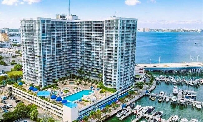 Building Photo - 7601 E Treasure Dr Unit 512 Rental
