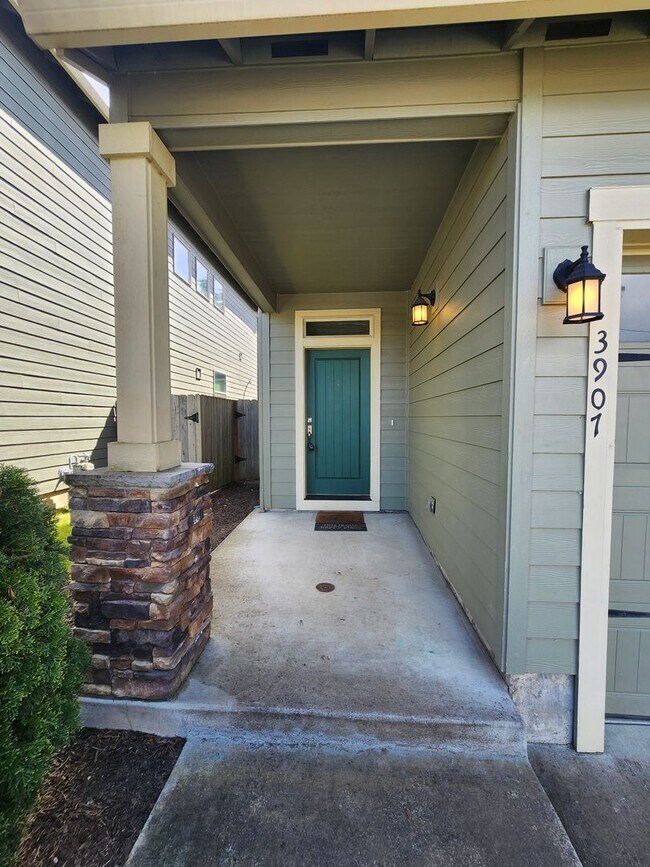 Felida TwoStory Across from Park Rental House Rental in Vancouver