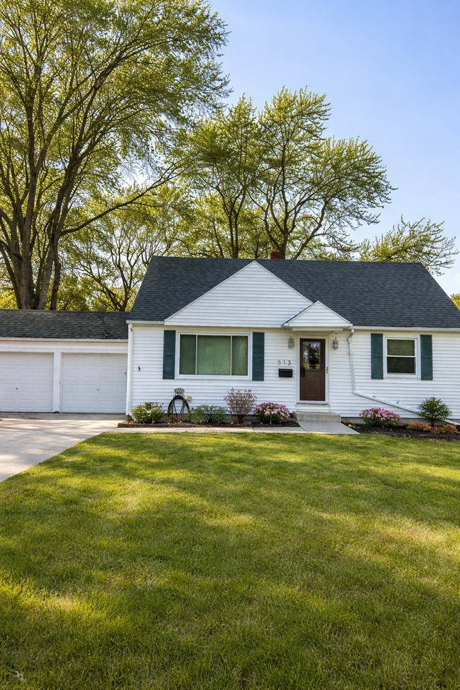 Cute Cape Code - 513 N Nixon Ave