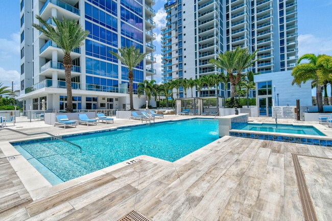 Photo - 1 Water Clb Wy Unit Ph2204