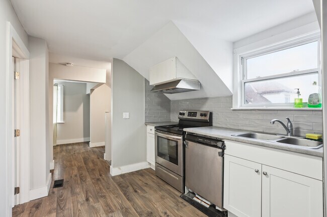 Photo - Bright 1 Bedroom Upper-Level Unit – All Ut... Unit 2