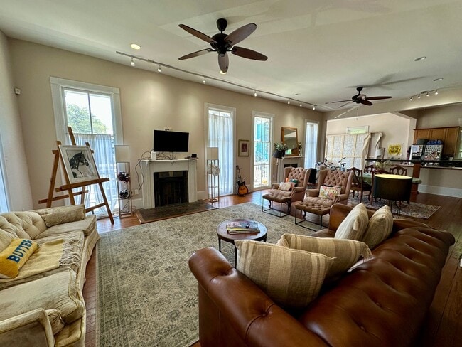 Photo - 3 BED | 2.5 BATH | WRAP AROUND PORCHES | MIDTOWN