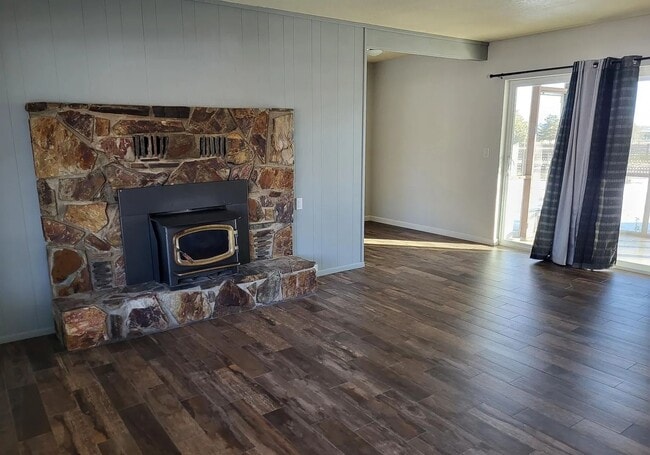 Photo - Cute Ranch Style 3 Bedroom, 2 Bath, On 4 A...