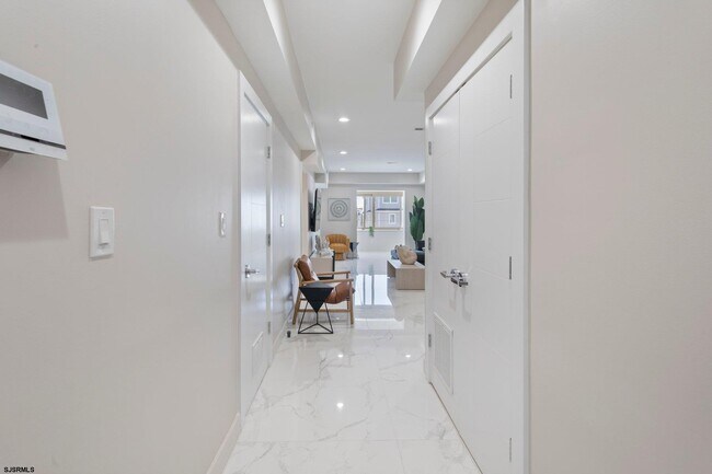 5311 Atlantic Ave Unit 303
