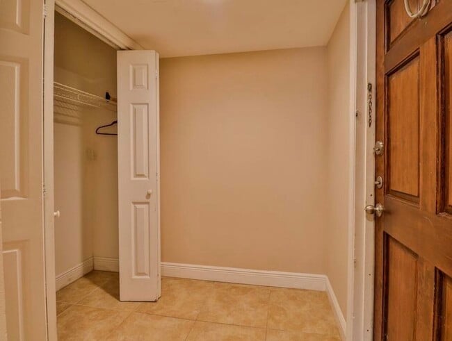 Photo - 118 Yacht Club Dr Unit 7