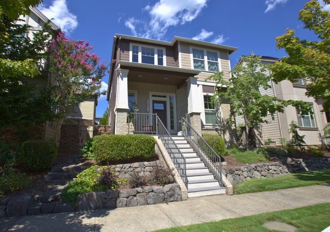 Building Photo - King City 3 Bedroom Plus Den available now ! Rental