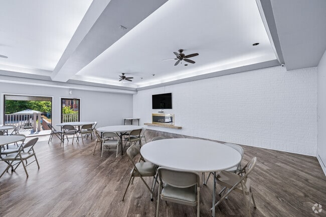 Clubhouse - Huntington Square