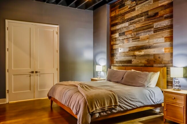 Photo - FURNISHED LUXURY LOFT (SHORT TERM / INSURANCE)