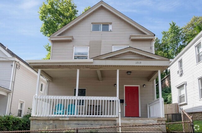 Building Photo - E. WALNUT HILLS - Cute 2 bed in upper of 2... Unit 1- W.H. TAFT 1713 Rental