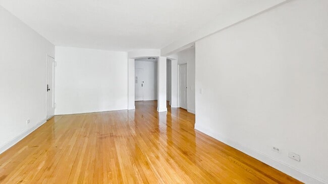 Photo - The Leslie — A Private Garden Enclave for the Modern New Yorker Unit 54W