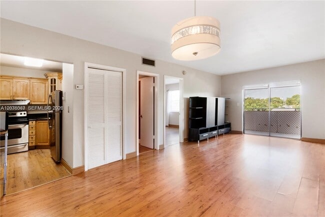 Photo - 1955 NE 135th St Unit 308