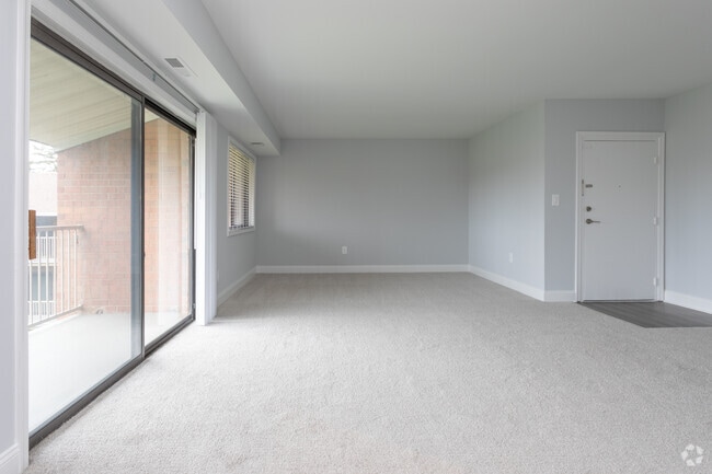 3BR, 2BA - 1,343 SF