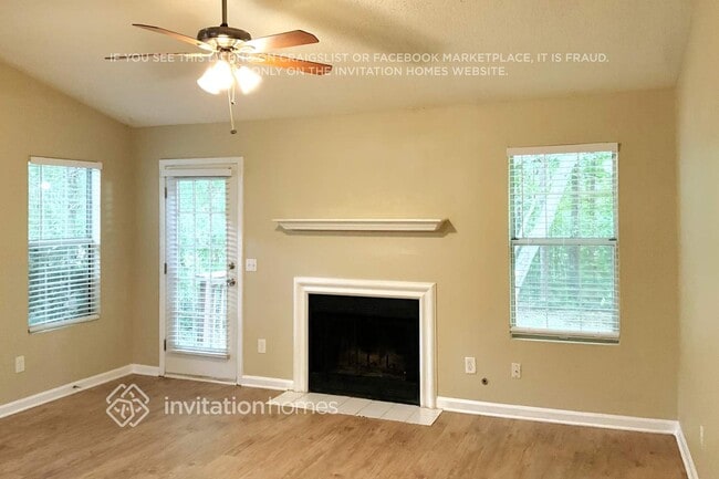 Photo - 1830 Killarney Dr SW