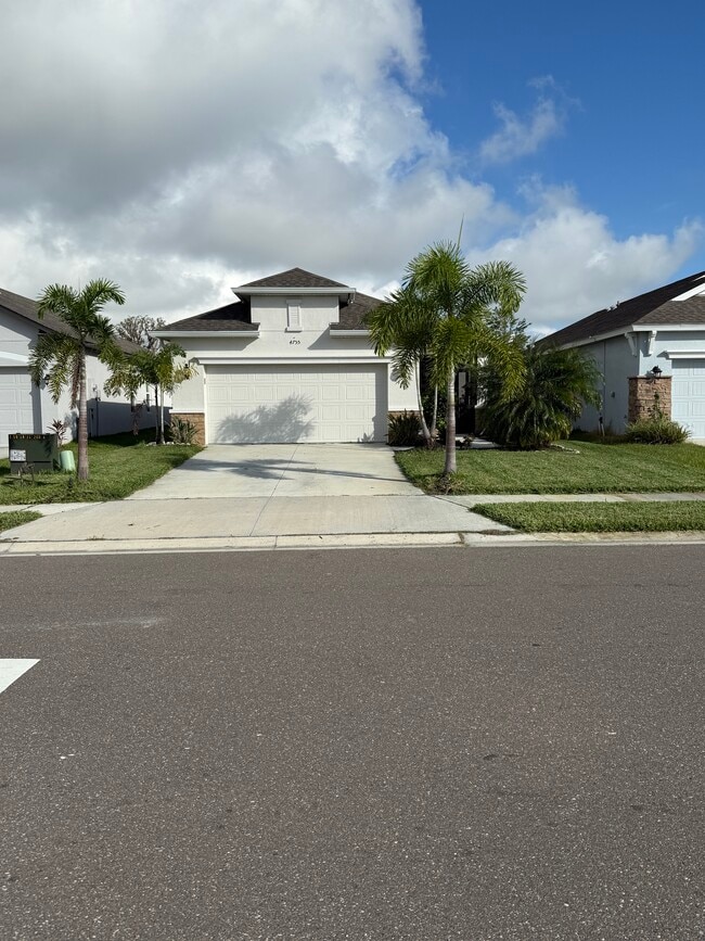 Building Photo - 4755 Reisswood Lp