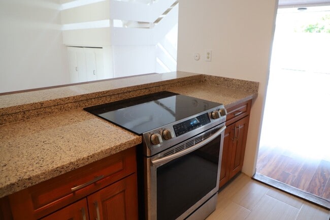95-341-341 Mahapili Ct