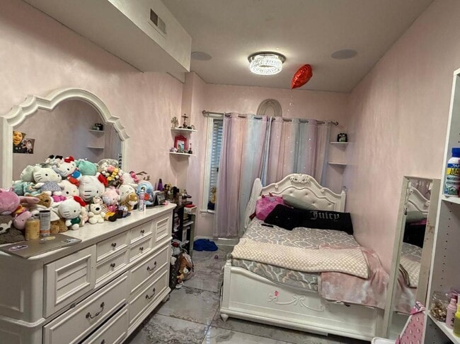 Photo - 6712 N Clark St Unit 2nd fl