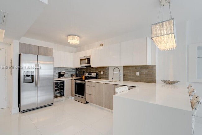 100 Lincoln Rd Unit 612