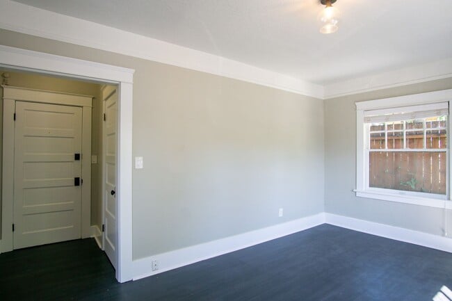 Photo - Studio w/Vintage Touches, Modern Upgrades + FREE LAUNDRY! Unit 03