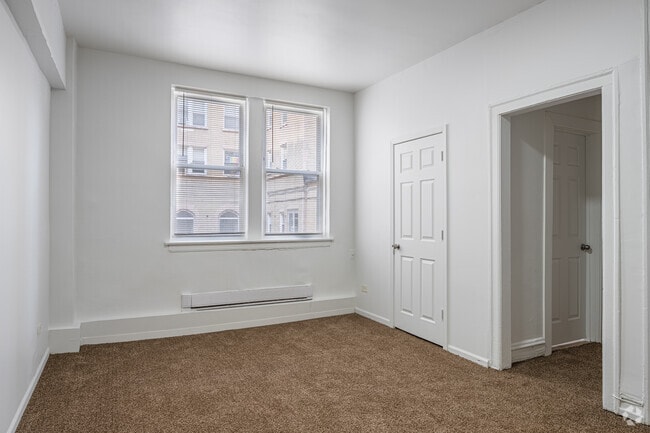 1BR, 1BA - 500SF - Living Room