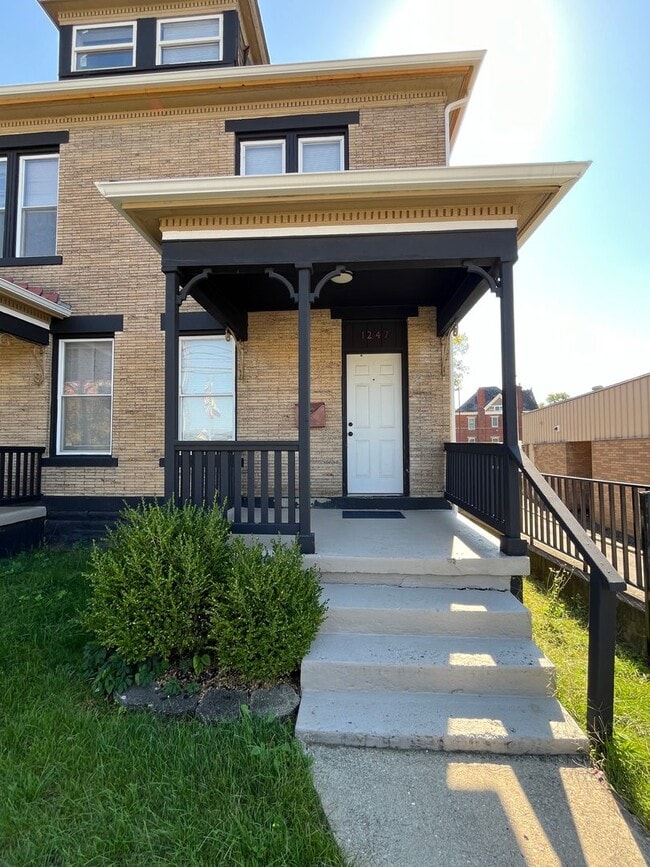 Photo - 1247-1249 E Long St Unit 1247