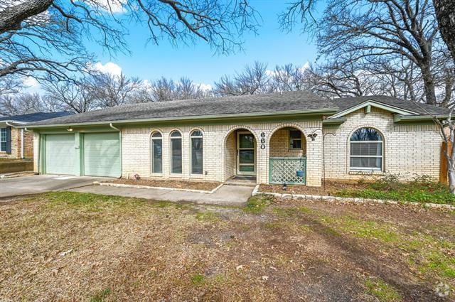Building Photo - 660 Springhill Dr Rental