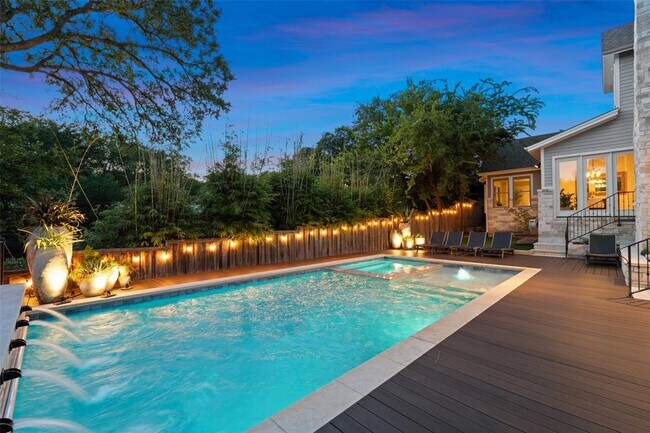 Photo - 1002 Meriden Ln