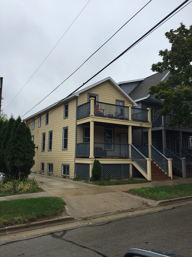 Building Photo - 115 S Bassett St Rental