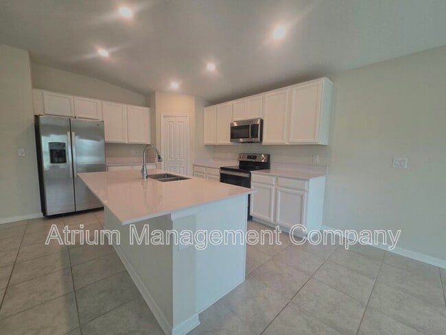 Photo - 327 Macarthur St