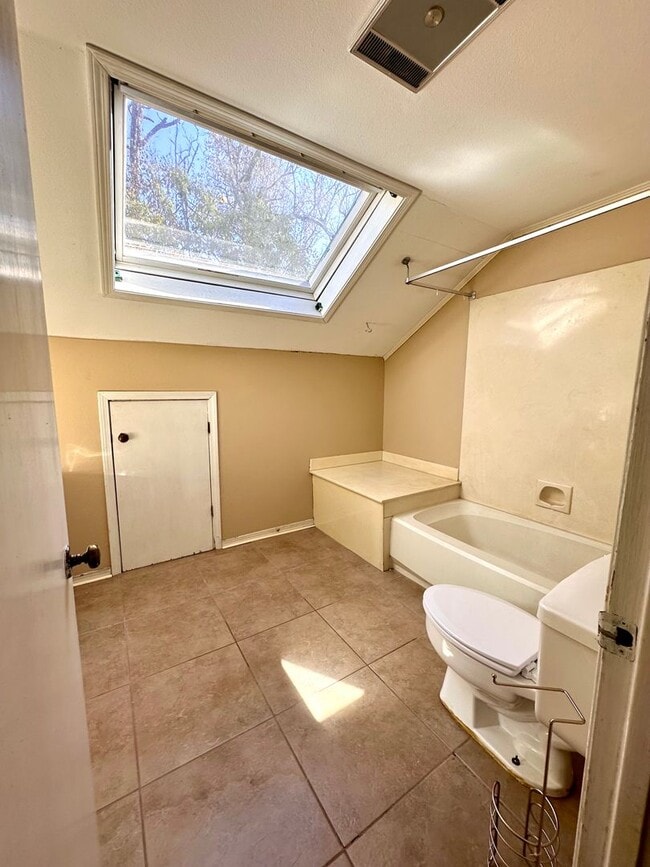 Photo - 2BR 2BA Townhome w/ Loft LSU AREA