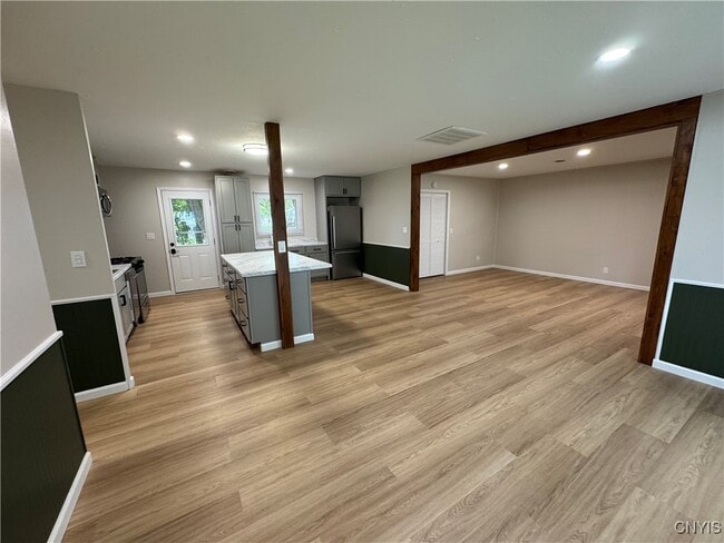 Building Photo - 304 Birchwood Blvd