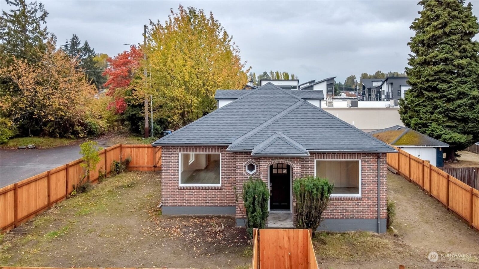 Lower unit Tacoma duplex - Lower unit Tacoma duplex