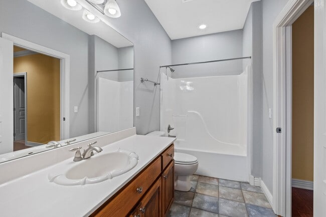 Photo - 3907 NE Cadbury Ave