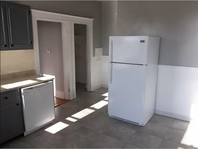 Building Photo - 5302 Sutherland Ave Unit A Rental