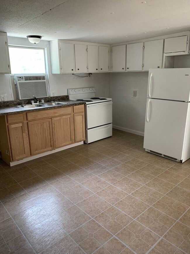 Photo - APPROVED SECTION 8 VOUCHERS APPLY NOW! Rent this 3 Bedroom in Trenton!