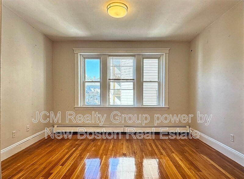 Photo - 192 Washinton Street Unidad 205 / 2nd Floor