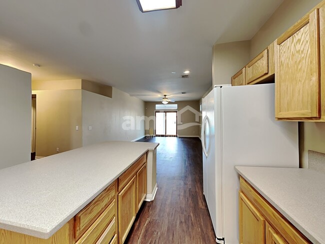 Photo - 1852 E Pyle Ave