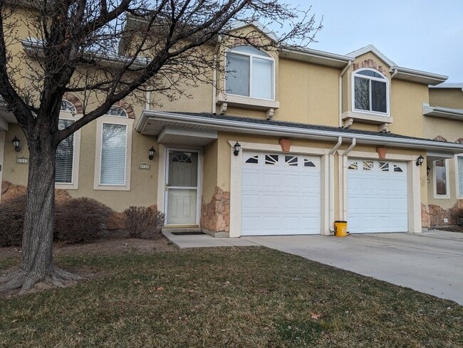 Building Photo - 6921 Florentine Way