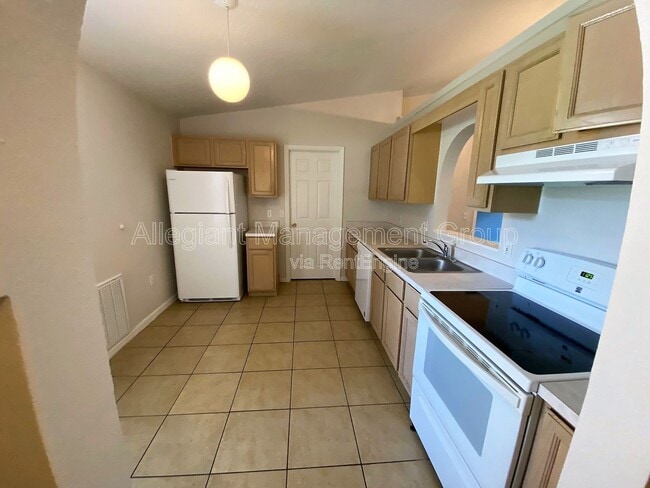 Photo - 4029 Iveyglen Ave