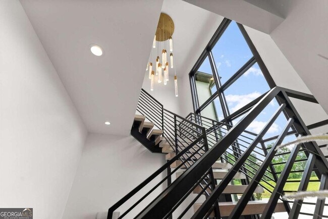 Photo - 151 S Pointe Dr