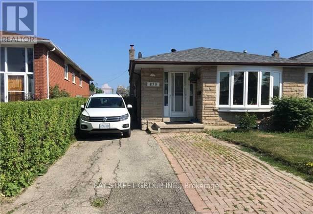 Photo - 870 Consort Crescent