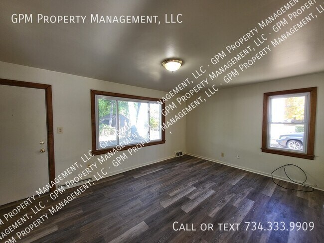 Photo - 2035 Dryden St