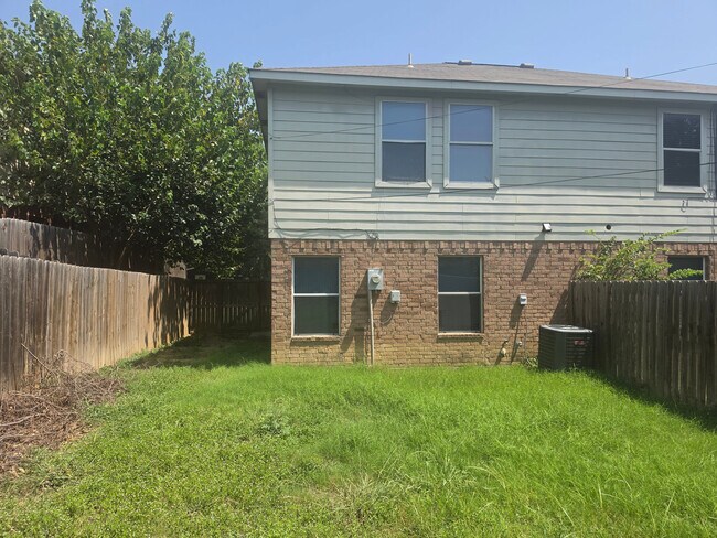 Room in Duplex on Arbor Ave