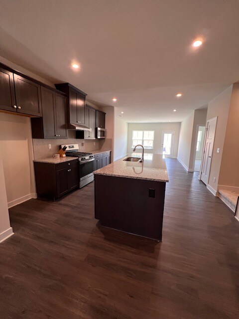 Photo - 760 Hazel Wy