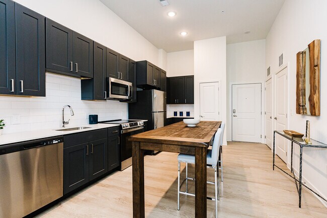 Photo - Opal Largo Station