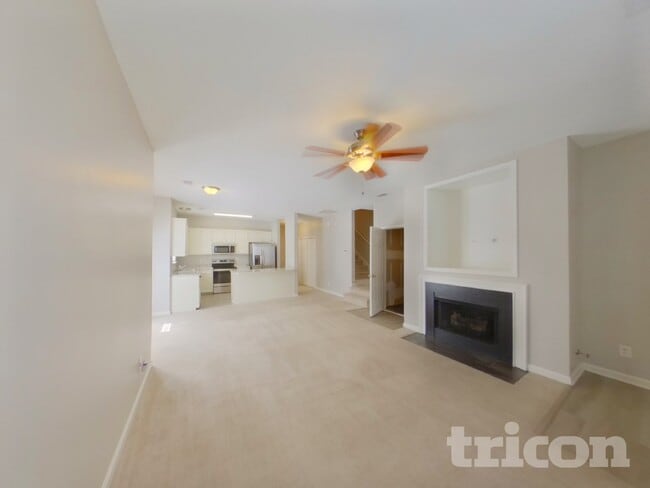 Photo - 207 Lockleven Dr