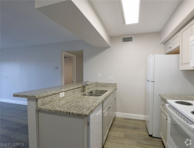 Building Photo - 5321 Summerlin Rd Unit 2116 Rental